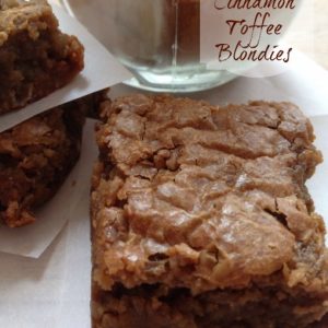 Cinnamon Toffee Blondies -- These chewy blondies give you the chewy brownie-like texture you crave with a delicious cinnamon-y twist on flavor! | thatwhichnourishes.com