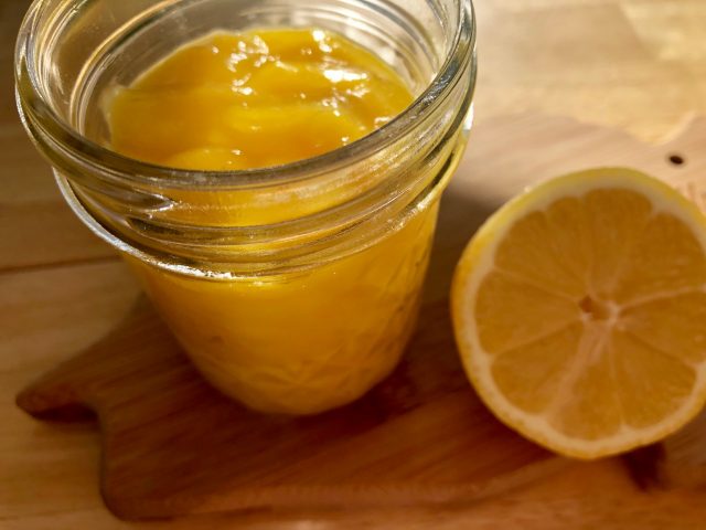 Lemon Curd -- A bright and tart lemon preserve made in minutes. | thatwhichnourishes.com