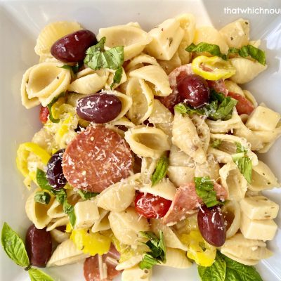 Italian Antipasta -- because it's all of the spicy flavors you love in an Italian salad wrapped into one Antipasto pasta! | thatwhichnourishes.com