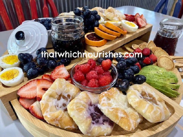 Breakfast Charcuterie Board -- A Breakfast Charcuterie Board is the perfect way to present an easy brunch or breakfast to a group! Be creative and play with your food! | thatwhichnourishes.com