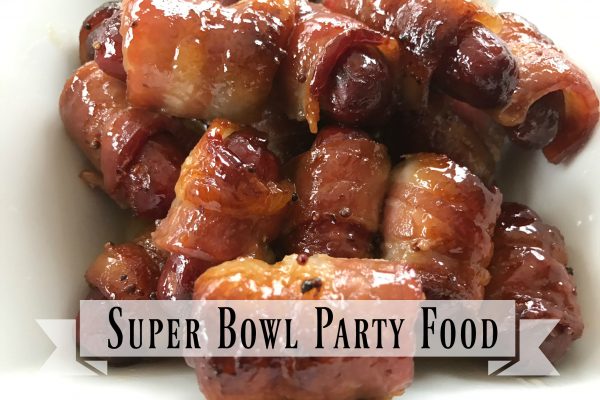 Super Bowl Party Ideas -- Need some Super Bowl Party Ideas? I'm your girl. Here's a list of easy to make foods that'll knock their cleats off. From main dish to dessert, you're sure to find food to keep the crowd happy! | thatwhichnourishes.com