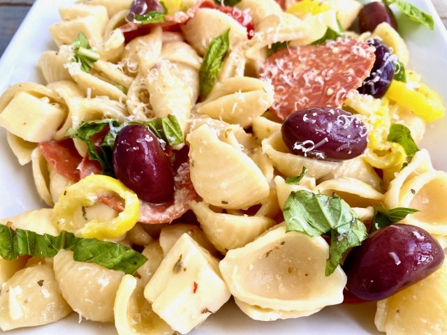 Antipasto Pasta Salad  -- because it's all of the spicy flavors you love in an Italian salad wrapped into one Antipasto pasta! | thatwhichnourishes.com
