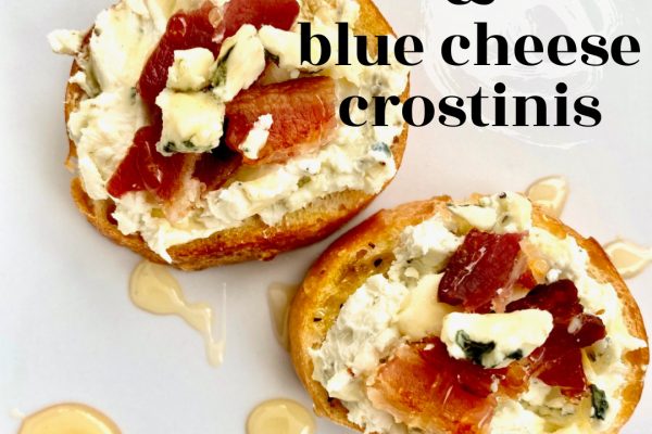 Bacon & Blue Cheese Crostinis -- Crispy, seasoned and toasted baguette slices schmeared with a flavorful blue cheese and cream cheese combination, topped with salty bacon, and drizzled with honey. | thatwhichnourishes.com